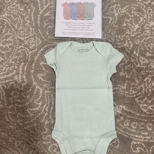 Swaddle Designs Light Green Baby Bodysuit 3 months new